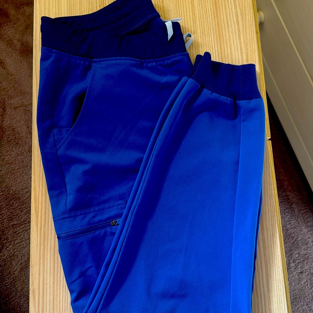 Zamora Scrubs